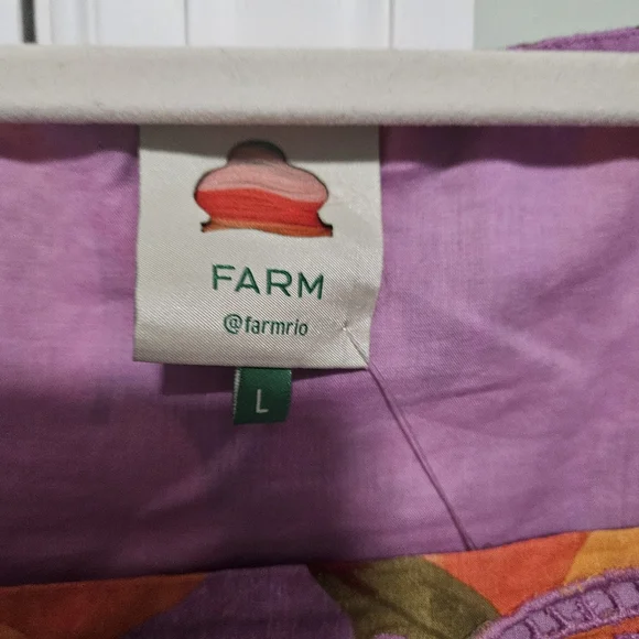 Farm Rio Lilac Mango Macaws Blouse. - Picture 4 of 11
